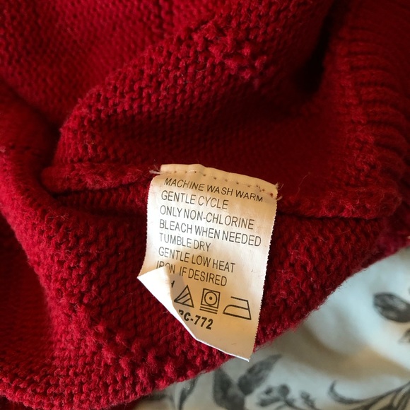 Izod Men’s Red Grid Cotton Sweater - Picture 4 of 5